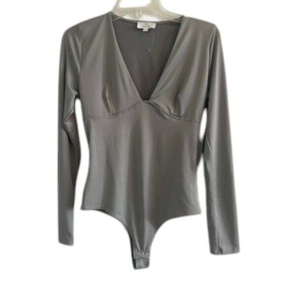 LIVE IN THE MOMENT Silver Gray Long Sleeve Deep V Plunge Bodysuit, Large - Picture 6 of 8